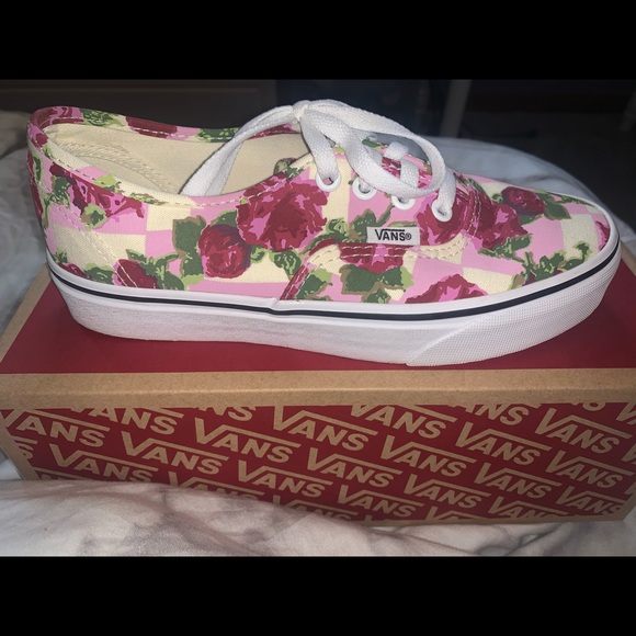 Vans Shoes - Vans in the style Romantic Floral. (Authentic).